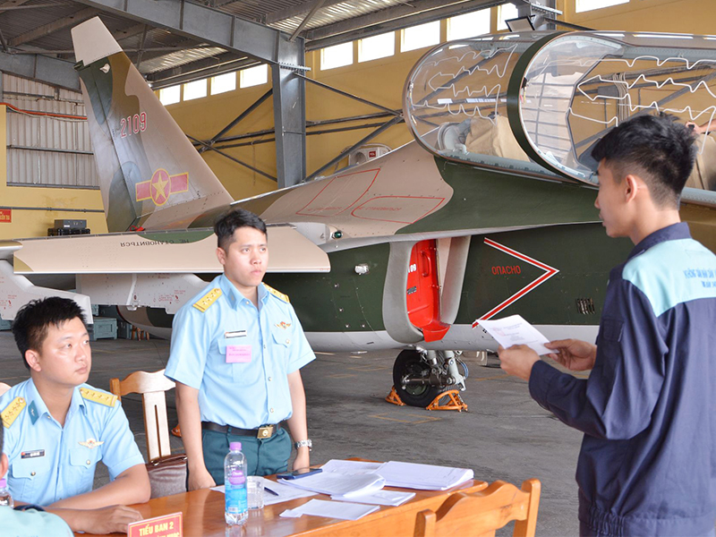 N&acirc;ng cao chất lượng &ldquo;s&aacute;t hạch&rdquo; tay nghề nh&acirc;n vi&ecirc;n kỹ thuật