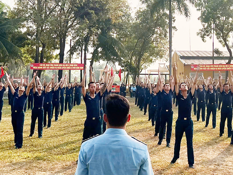 Rực lửa kh&iacute; thế thi đua th&aacute;ng đầu huấn luyện