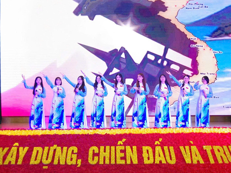 Trung đo&agrave;n Ra đa 293 tổ chức Tọa đ&agrave;m &ldquo;60 năm Đo&agrave;n Ph&ugrave; Đổng anh h&ugrave;ng - Vinh quang người chiến sĩ ra đa&rdquo;