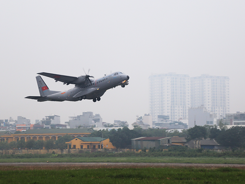 Những chuyến bay &ldquo;chở m&ugrave;a Xu&acirc;n&rdquo;