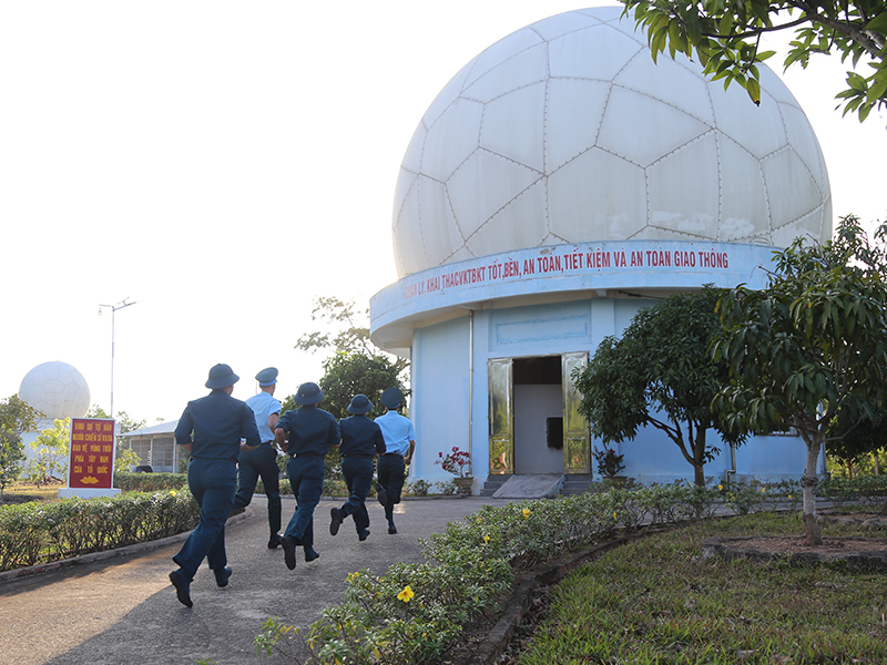 Tr&ecirc;n những trận địa canh trời Sư đo&agrave;n 367