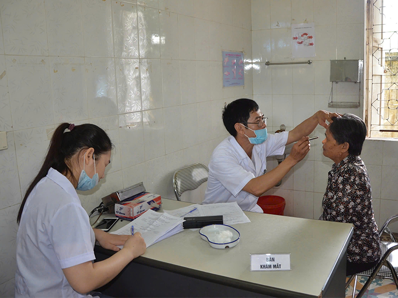 Đổi mới, n&acirc;ng cao chất lượng kh&aacute;m chữa bệnh