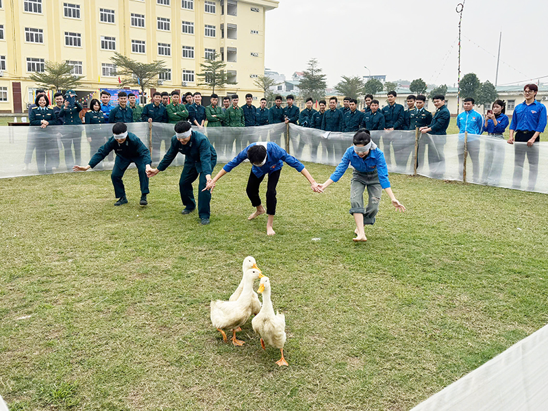 Trường Cao đẳng Kỹ thuật PK-KQ tổ chức Chương tr&igrave;nh &ldquo;Xu&acirc;n canh trời - Tết thắm t&igrave;nh qu&acirc;n d&acirc;n&rdquo; năm 2026
