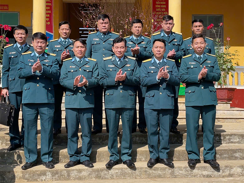 Trung tướng Trần Ngọc Quyến - Ch&iacute;nh ủy Qu&acirc;n chủng Ph&ograve;ng kh&ocirc;ng - Kh&ocirc;ng qu&acirc;n kiểm tra nhiệm vụ sẵn s&agrave;ng chiến đấu v&agrave; c&ocirc;ng t&aacute;c tổ chức Tết Nguy&ecirc;n đ&aacute;n B&iacute;nh Ngọ tại c&aacute;c đơn vị