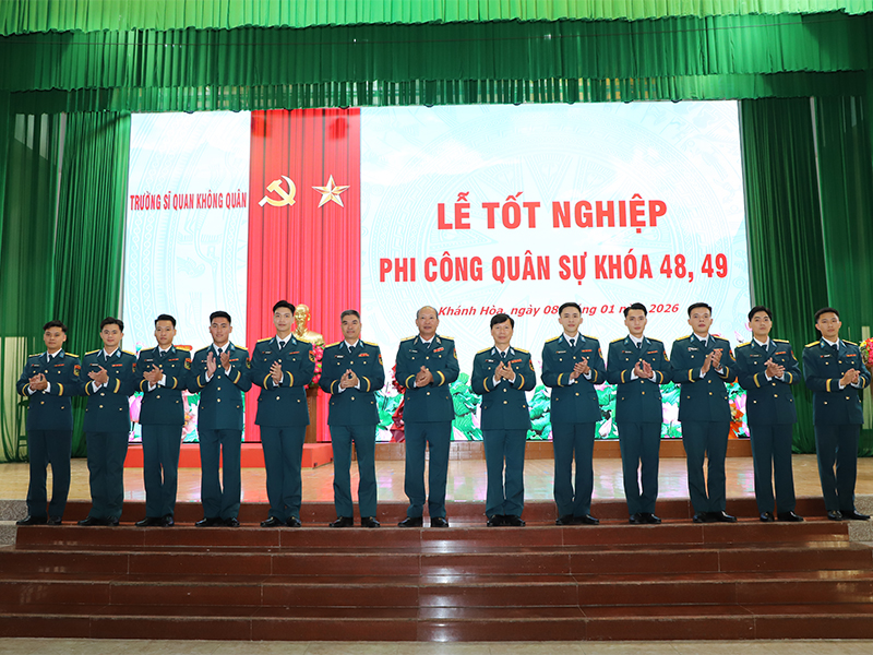 Trường Sĩ quan Không quân tổ chức Lễ tốt nghiệp phi công quân sự khóa 48, 49
