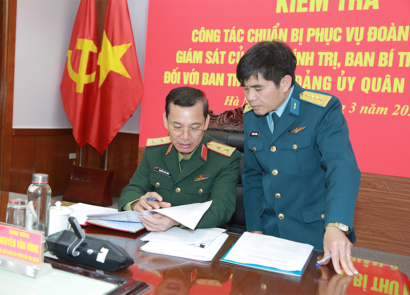 Tổng cục Ch&iacute;nh trị Qu&acirc;n đội nh&acirc;n d&acirc;n Việt Nam kiểm tra Qu&acirc;n chủng Ph&ograve;ng kh&ocirc;ng - Kh&ocirc;ng qu&acirc;n