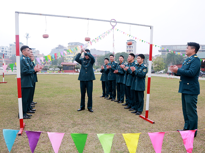 L&iacute;nh Vệ binh Ph&ograve;ng kh&ocirc;ng - Kh&ocirc;ng qu&acirc;n rộn r&agrave;ng đ&oacute;n Tết Nguy&ecirc;n đ&aacute;n B&iacute;nh Ngọ - 2026
