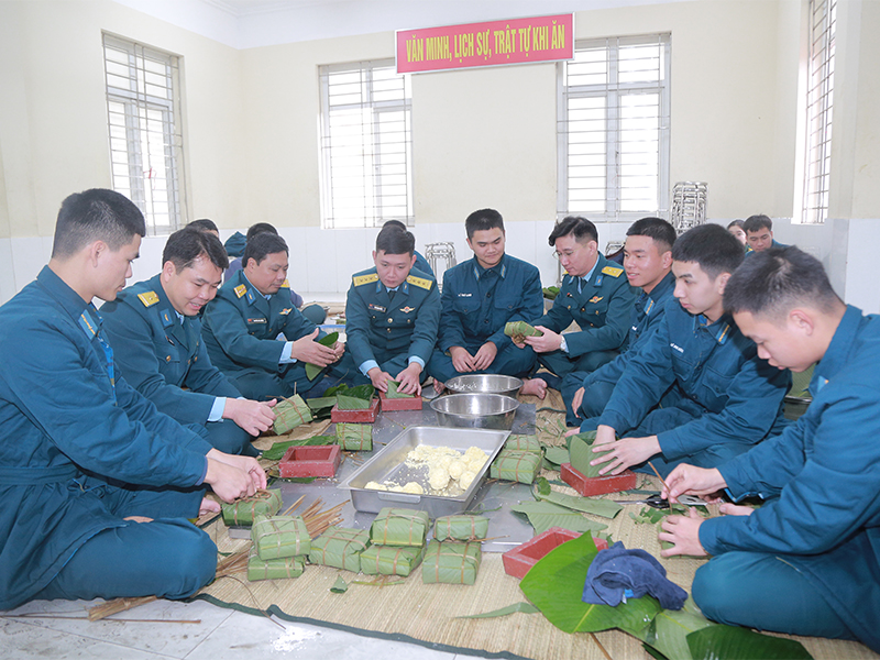 L&iacute;nh Vệ binh Ph&ograve;ng kh&ocirc;ng - Kh&ocirc;ng qu&acirc;n rộn r&agrave;ng đ&oacute;n Tết Nguy&ecirc;n đ&aacute;n B&iacute;nh Ngọ - 2026