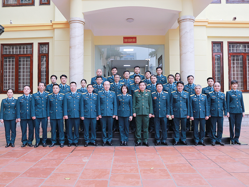 Thượng tướng Nguyễn Văn Gấu - Thứ trưởng Bộ Quốc phòng chúc mừng Viện Y học Phòng không - Không quân nhân Ngày Thầy thuốc Việt Nam 27-2