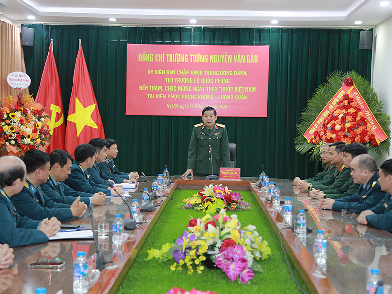 Thượng tướng Nguyễn Văn Gấu - Thứ trưởng Bộ Quốc phòng chúc mừng Viện Y học Phòng không - Không quân nhân Ngày Thầy thuốc Việt Nam 27-2