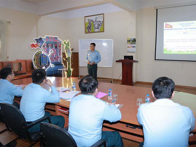 N&acirc;ng tầm c&ocirc;ng t&aacute;c gi&aacute;o dục ch&iacute;nh trị v&agrave; hoạt động b&aacute;o c&aacute;o vi&ecirc;n ở Sư đo&agrave;n 361