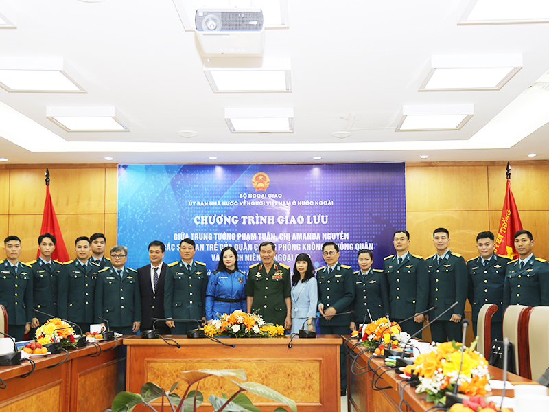 Ủy ban Nh&agrave; nước về người Việt Nam ở nước ngo&agrave;i, Bộ Ngoại giao tổ chức Chương tr&igrave;nh Giao lưu giữa Trung tướng Phạm Tu&acirc;n v&agrave; chị Amanda Nguyễn - Phi c&ocirc;ng người Mỹ gốc Việt đầu ti&ecirc;n bay v&agrave;o vũ trụ