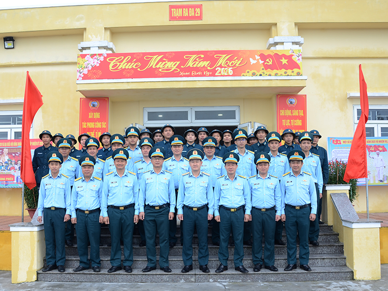 Quân chủng Phòng không - Không quân kiểm tra sẵn sàng chiến đấu và công tác tổ chức Tết Nguyên đán Bính Ngọ năm 2026 đối với các đơn vị khu vực miền Trung