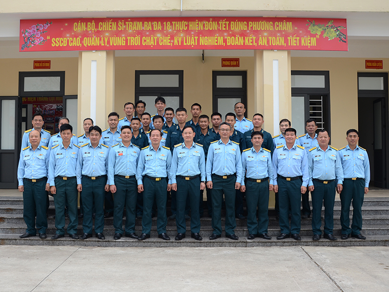 Quân chủng Phòng không - Không quân kiểm tra sẵn sàng chiến đấu và công tác tổ chức Tết Nguyên đán Bính Ngọ năm 2026 đối với các đơn vị khu vực miền Trung