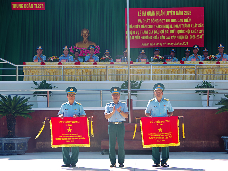 C&aacute;c đơn vị trong Qu&acirc;n chủng Ph&ograve;ng kh&ocirc;ng - Kh&ocirc;ng qu&acirc;n tổ chức Lễ ra qu&acirc;n huấn luyện năm 2026