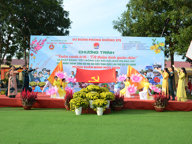 Sư đo&agrave;n 375 tổ chức Chương tr&igrave;nh &ldquo;Xu&acirc;n canh trời - Tết thắm t&igrave;nh qu&acirc;n d&acirc;n&rdquo;