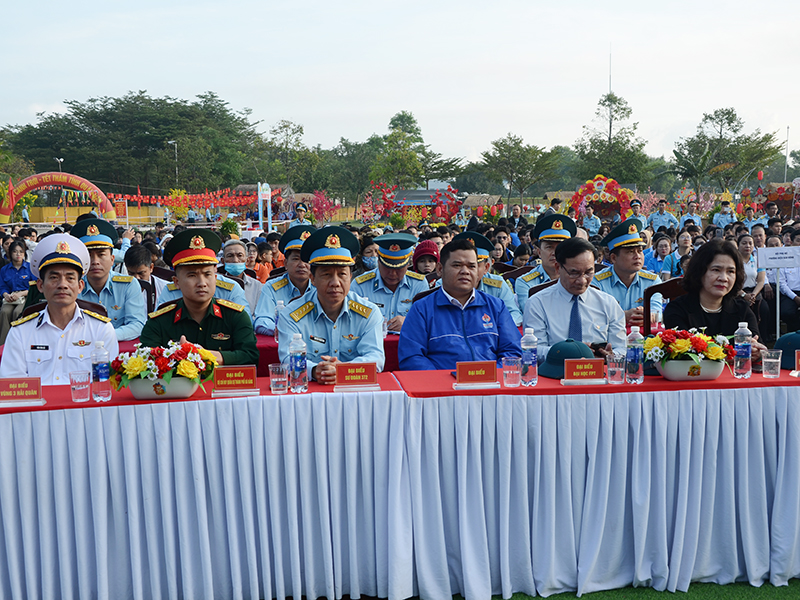 Sư đo&agrave;n 375 tổ chức Chương tr&igrave;nh &ldquo;Xu&acirc;n canh trời - Tết thắm t&igrave;nh qu&acirc;n d&acirc;n&rdquo;