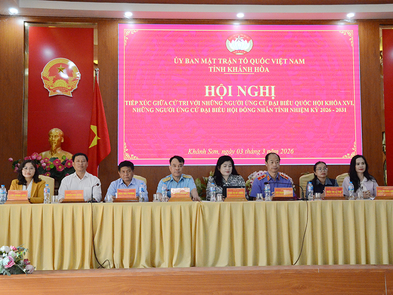 Thiếu tướng Vũ Đại Dương - Nắm vững đặc điểm, t&igrave;nh h&igrave;nh địa phương để c&oacute; những giải ph&aacute;p ph&aacute;t huy thế mạnh kinh tế, x&atilde; hội khu vực miền n&uacute;i.