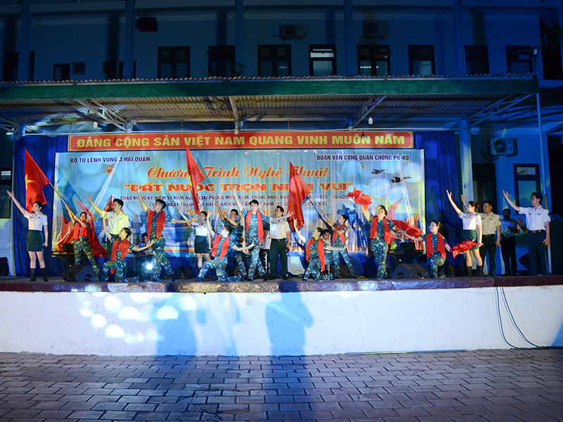 Đo&agrave;n Văn c&ocirc;ng Qu&acirc;n chủng Ph&ograve;ng kh&ocirc;ng-Kh&ocirc;ng qu&acirc;n ho&agrave;n th&agrave;nh xuất sắc đợt lưu diễn tr&ecirc;n địa b&agrave;n th&agrave;nh phố Đ&agrave; Nẵng