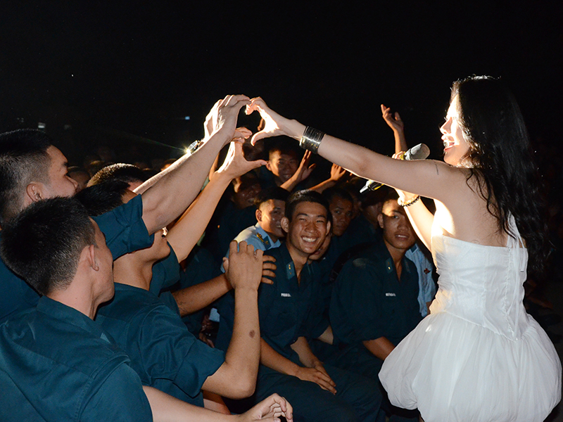 Đo&agrave;n Văn c&ocirc;ng Qu&acirc;n chủng Ph&ograve;ng kh&ocirc;ng-Kh&ocirc;ng qu&acirc;n ho&agrave;n th&agrave;nh xuất sắc đợt lưu diễn tr&ecirc;n địa b&agrave;n th&agrave;nh phố Đ&agrave; Nẵng