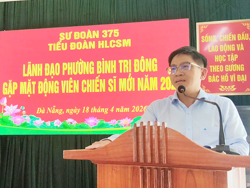 Đơn vị, địa phương, gia đ&igrave;nh - điểm tựa cho chiến sĩ mới