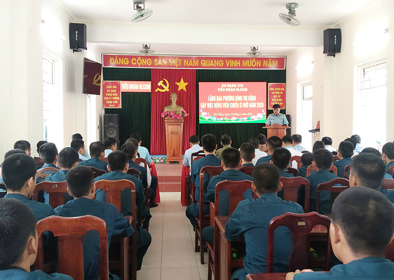 Đơn vị, địa phương, gia đ&igrave;nh - điểm tựa cho chiến sĩ mới