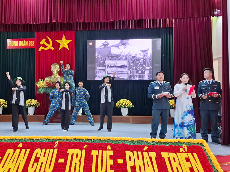 Trung đo&agrave;n 282 tổ chức Hội thi c&aacute;n bộ Đo&agrave;n giỏi v&agrave; Tuy&ecirc;n truyền vi&ecirc;n trẻ