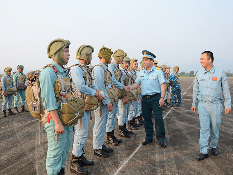 Sư đo&agrave;n 372 ho&agrave;n th&agrave;nh tốt đợt bay huấn luyện nhảy d&ugrave;