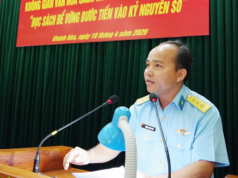 Sư đo&agrave;n 377 tổ chức &ldquo;Kh&ocirc;ng gian văn h&oacute;a s&aacute;ch v&agrave; người chiến sĩ canh trời&rdquo;