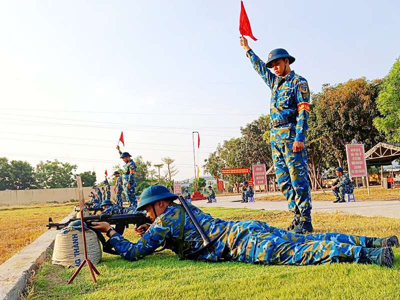 Tiểu đo&agrave;n Huấn luyện chiến sĩ mới, Sư đo&agrave;n 377  tổ chức bắn đạn thật