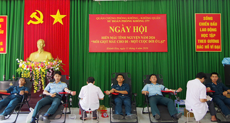 Sư đoàn 377 tổ chức hiến máu tình nguyện năm 2026