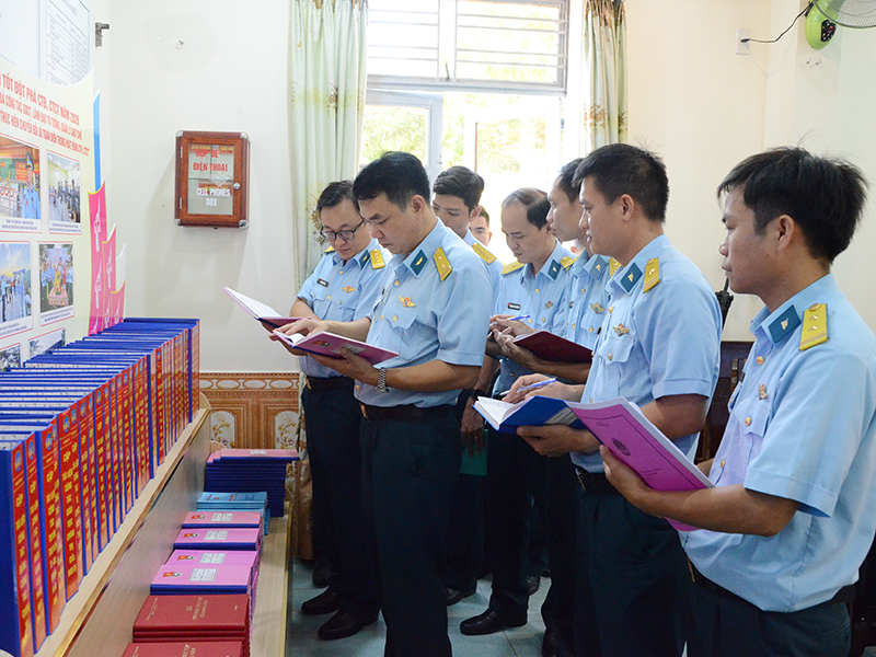 Qu&acirc;n chủng Ph&ograve;ng kh&ocirc;ng - Kh&ocirc;ng qu&acirc;n kiểm tra Trung đo&agrave;n 282 x&acirc;y dựng &ldquo;điểm&rdquo; c&ocirc;ng t&aacute;c Đảng, c&ocirc;ng t&aacute;c ch&iacute;nh trị