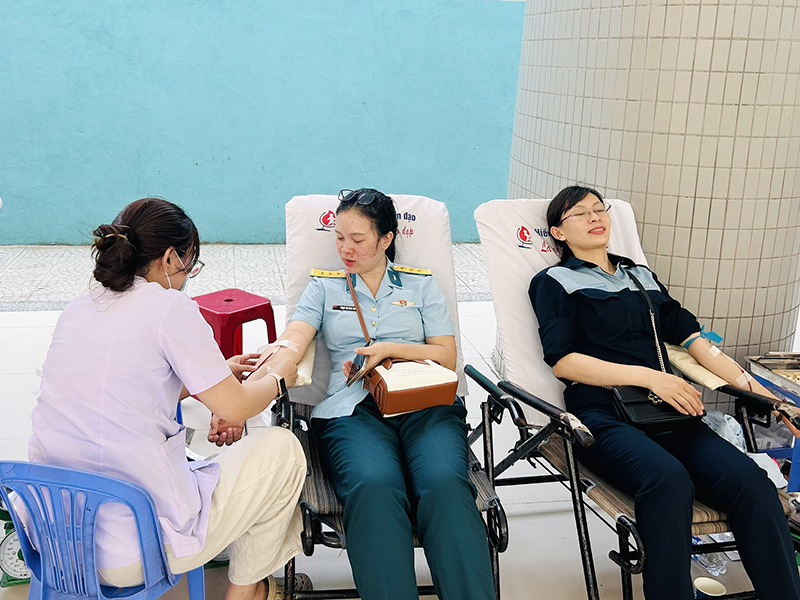 Đo&agrave;n thanh ni&ecirc;n Nh&agrave; m&aacute;y A32 tham gia hiến m&aacute;u t&igrave;nh nguyện