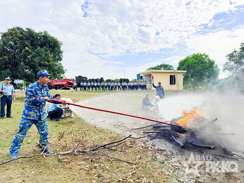 Sư đo&agrave;n 377 tập huấn nghiệp vụ cứu hộ, cứu nạn, ph&ograve;ng ch&aacute;y, chữa ch&aacute;y