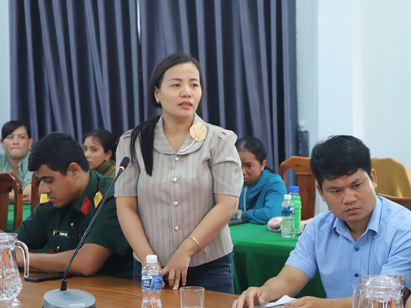 Thiếu tướng Vũ Đại Dương - Phó Tư lệnh Quân chủng Phòng không-Không quân cùng các ứng cử viên đại biểu Quốc hội khóa XVI tiếp xúc cử tri tại Đơn vị bầu cử số 4, tỉnh Khánh Hòa