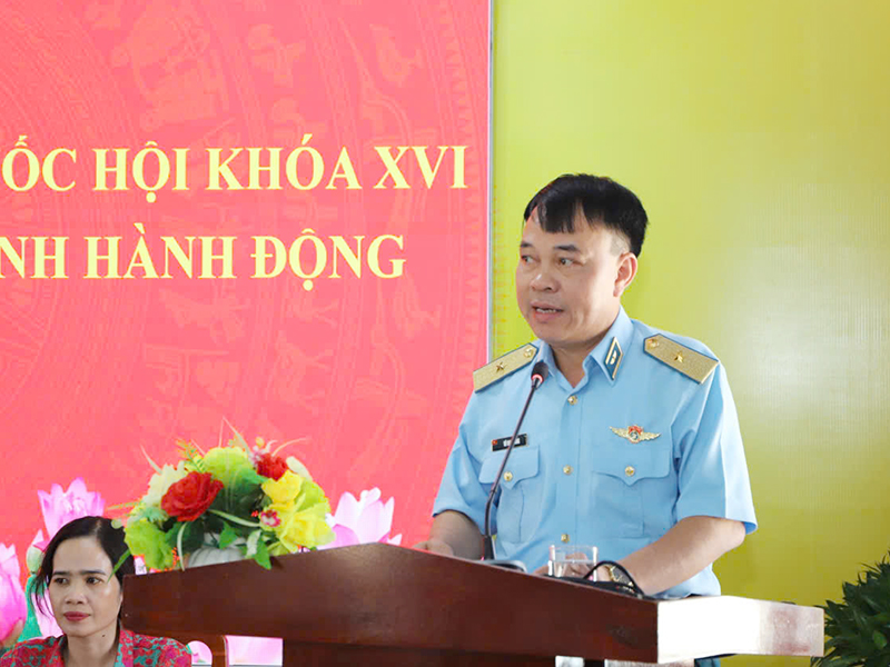 Thiếu tướng Vũ Đại Dương - Phó Tư lệnh Quân chủng Phòng không-Không quân cùng các ứng cử viên đại biểu Quốc hội khóa XVI tiếp xúc cử tri tại Đơn vị bầu cử số 4, tỉnh Khánh Hòa