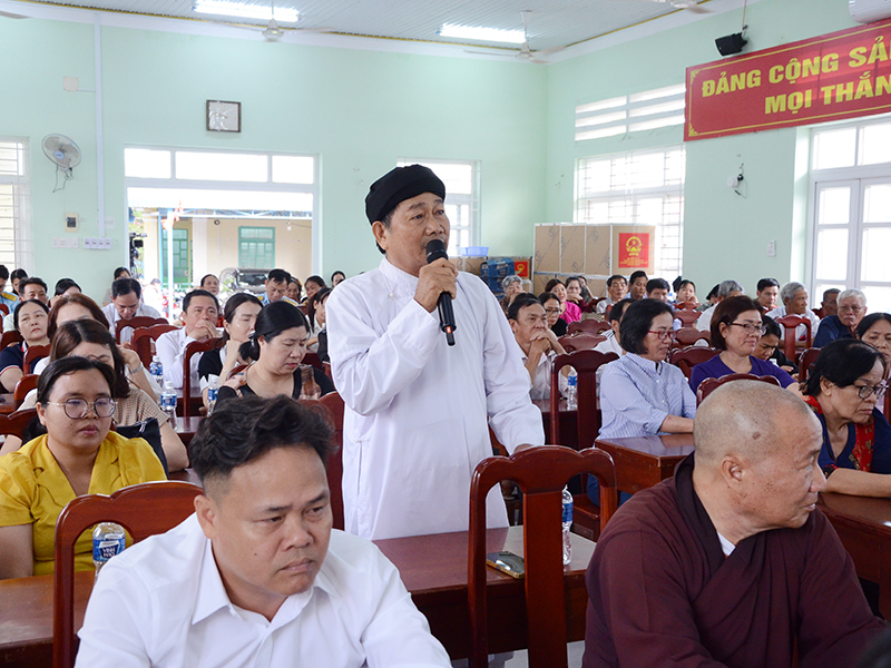 Thiếu tướng Vũ Đại Dương - Phó Tư lệnh Quân chủng Phòng không-Không quân cùng các ứng cử viên đại biểu Quốc hội khóa XVI tiếp xúc cử tri tại Đơn vị bầu cử số 4, tỉnh Khánh Hòa