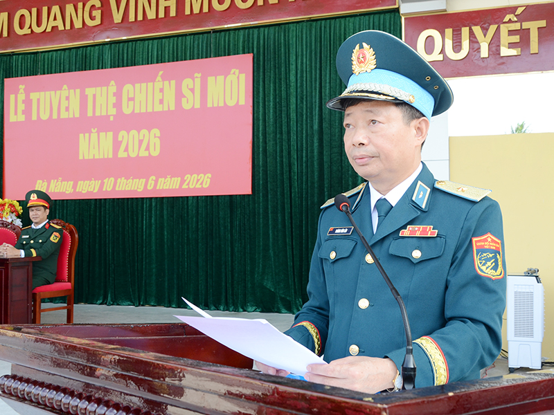C&aacute;c đơn vị trong Qu&acirc;n chủng Ph&ograve;ng kh&ocirc;ng-Kh&ocirc;ng qu&acirc;n tổ chức Lễ tuy&ecirc;n thệ chiến sĩ mới năm 2026