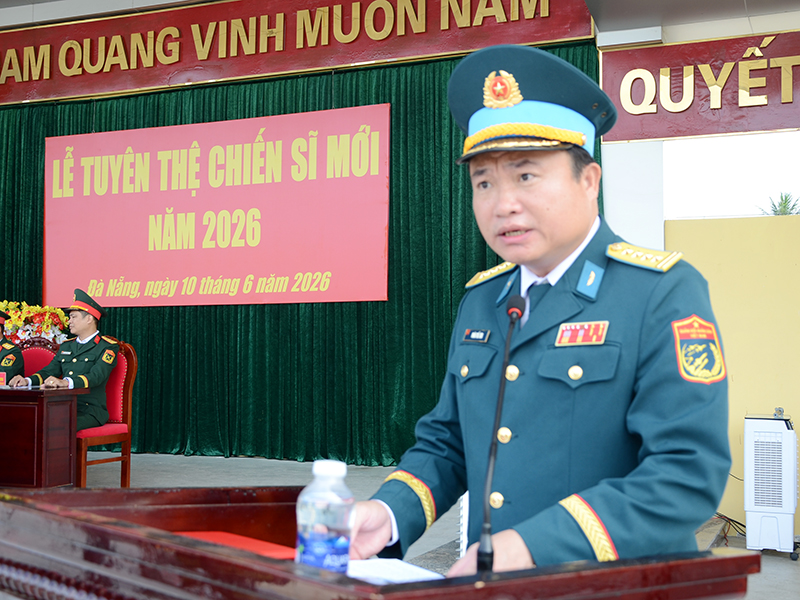C&aacute;c đơn vị trong Qu&acirc;n chủng Ph&ograve;ng kh&ocirc;ng-Kh&ocirc;ng qu&acirc;n tổ chức Lễ tuy&ecirc;n thệ chiến sĩ mới năm 2026