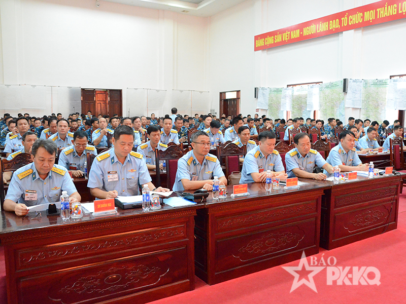Qu&acirc;n chủng Ph&ograve;ng kh&ocirc;ng - Kh&ocirc;ng qu&acirc;n Bế mạc diễn tập, hội thao chỉ huy tham mưu c&oacute; một phần thực binh k&iacute;p chiến đấu sở chỉ huy trung đo&agrave;n ra đa