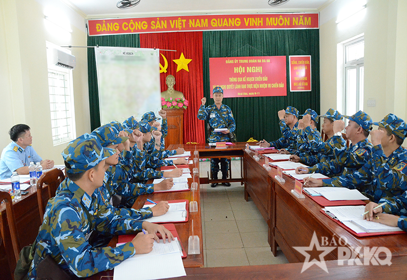Qu&acirc;n chủng Ph&ograve;ng kh&ocirc;ng - Kh&ocirc;ng qu&acirc;n Bế mạc diễn tập, hội thao chỉ huy tham mưu c&oacute; một phần thực binh k&iacute;p chiến đấu sở chỉ huy trung đo&agrave;n ra đa