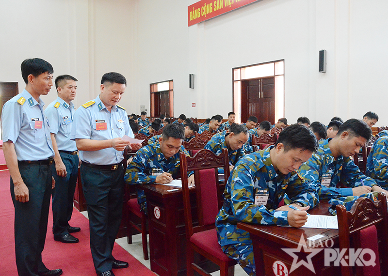 Quân chủng Phòng không - Không quân khai mạc Diễn tập, hội thao chỉ huy tham mưu có một phần thực binh kíp chiến đấu sở chỉ huy trung đoàn ra đa