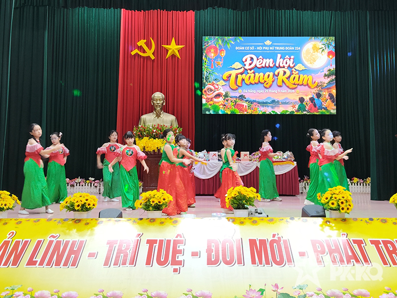 Ấm áp “Đêm hội Trăng rằm - Ấm tình người lính”