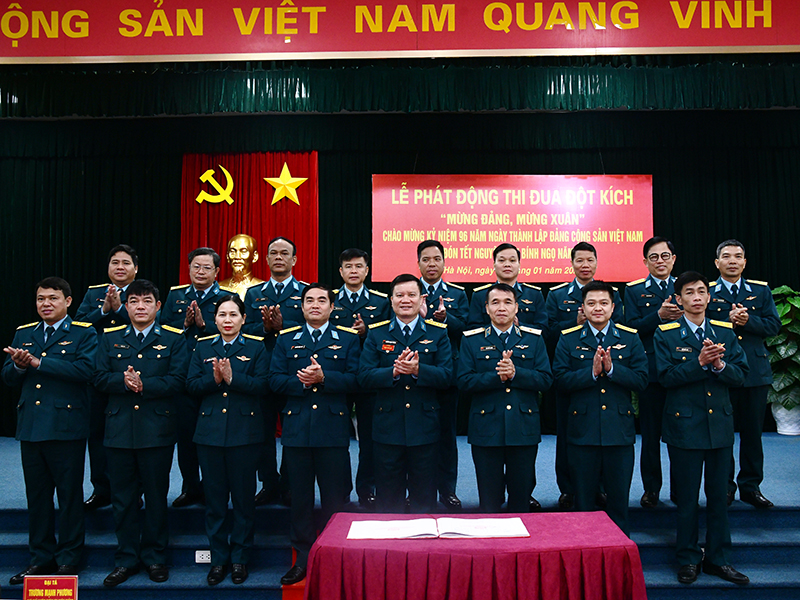 Cục Ch&iacute;nh trị Qu&acirc;n chủng Ph&ograve;ng kh&ocirc;ng - Kh&ocirc;ng qu&acirc;n ph&aacute;t động thi đua đột k&iacute;ch &ldquo;Mừng Đảng, mừng Xu&acirc;n&rdquo;