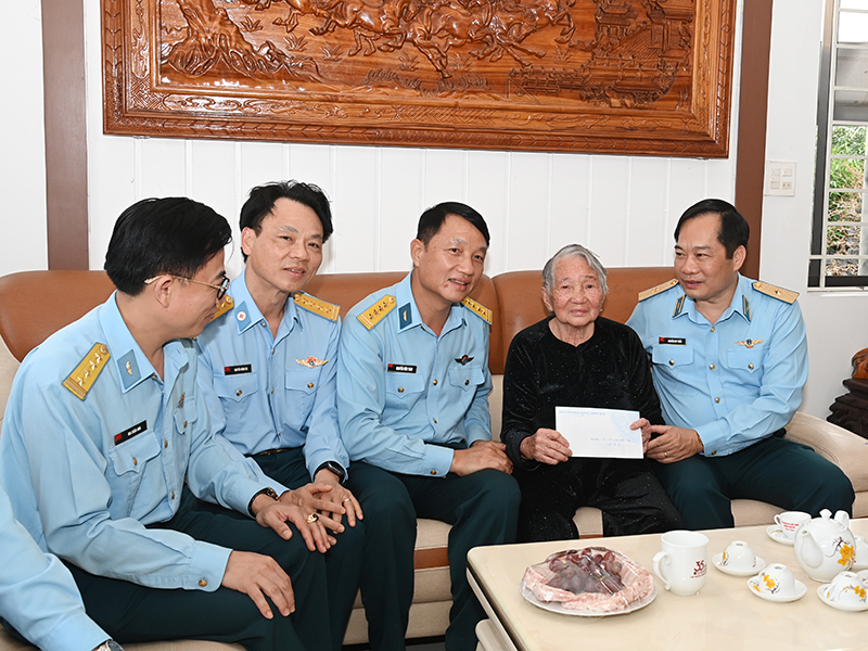 S&ocirc;i nổi Chương tr&igrave;nh &ldquo;Xu&acirc;n canh trời - Tết thắm t&igrave;nh qu&acirc;n d&acirc;n&rdquo;