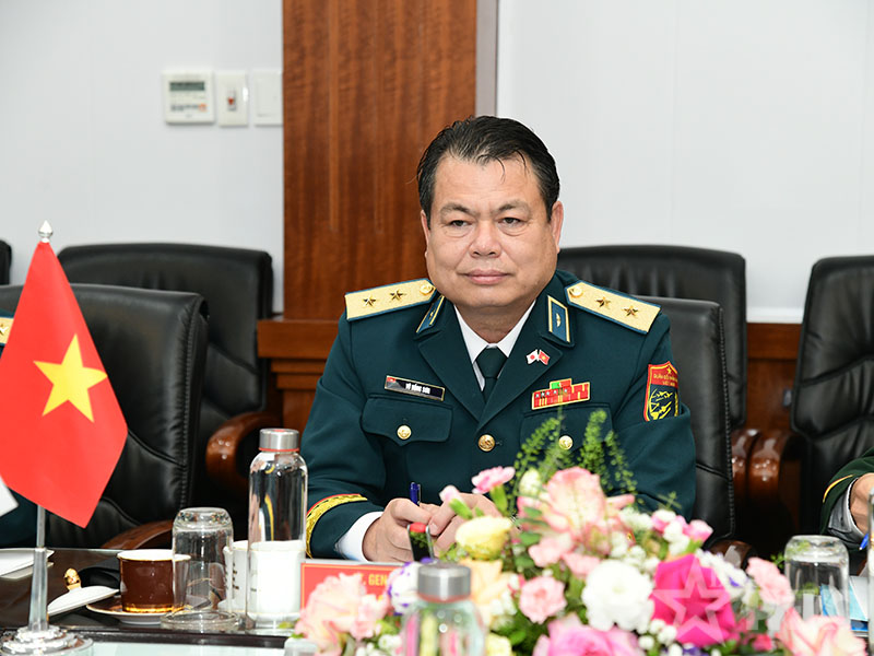 Tham mưu trưởng Lực lượng tự vệ tr&ecirc;n kh&ocirc;ng Nhật Bản thăm v&agrave; l&agrave;m việc tại Qu&acirc;n chủng Ph&ograve;ng kh&ocirc;ng-Kh&ocirc;ng qu&acirc;n