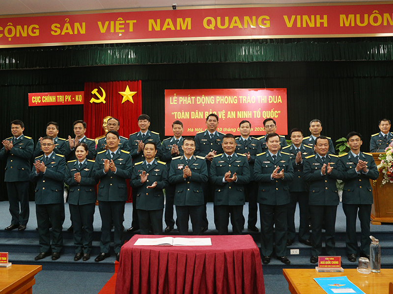 Cục Ch&iacute;nh trị Qu&acirc;n chủng Ph&ograve;ng kh&ocirc;ng-Kh&ocirc;ng qu&acirc;n ph&aacute;t động thi đua &ldquo;To&agrave;n d&acirc;n bảo vệ an ninh Tổ quốc&rdquo;