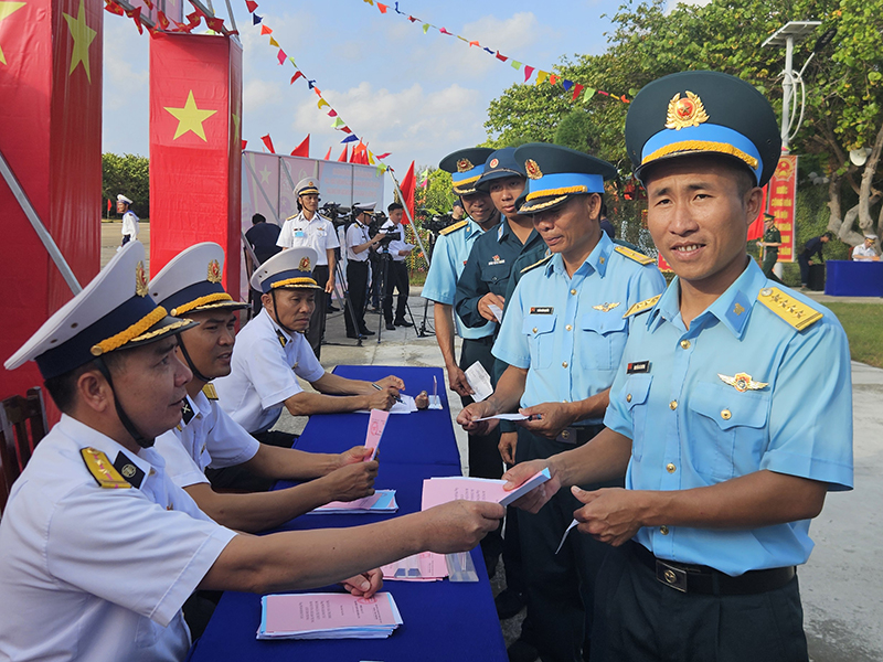 Cử tri Quân chủng Phòng không - Không quân tham gia bầu cử đại biểu Quốc hội khóa XVI và đại biểu Hội đồng nhân dân các cấp nhiệm kỳ 2026-2031