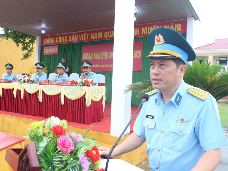 Sư đo&agrave;n 372 khai mạc huấn luyện chiến sĩ mới năm 2026