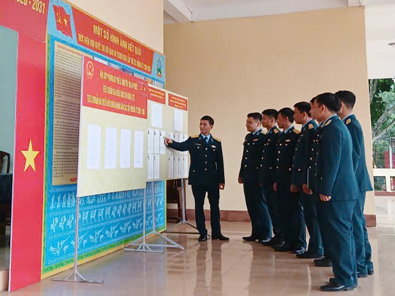 Để quân nhân hiểu rõ vinh dự và trách nhiệm với lá phiếu cử tri